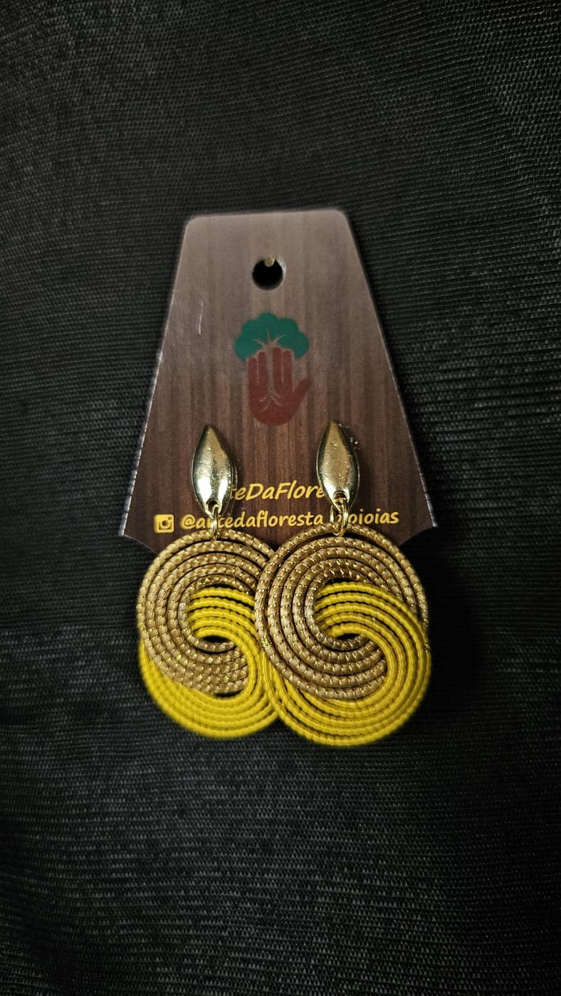 Brinco Espiral Bicolor Amarelo Ouro e Dourado